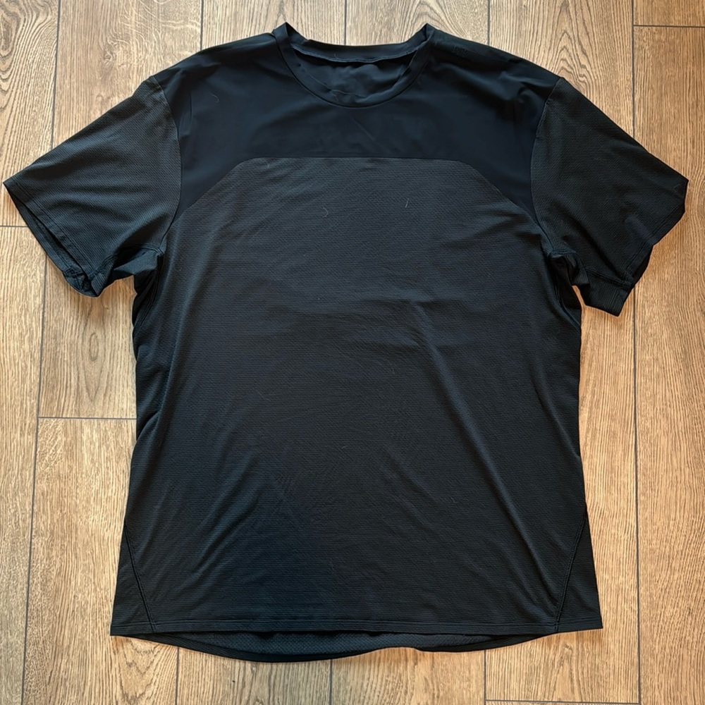 Lululemon Men’s License to Train Short Sleeve